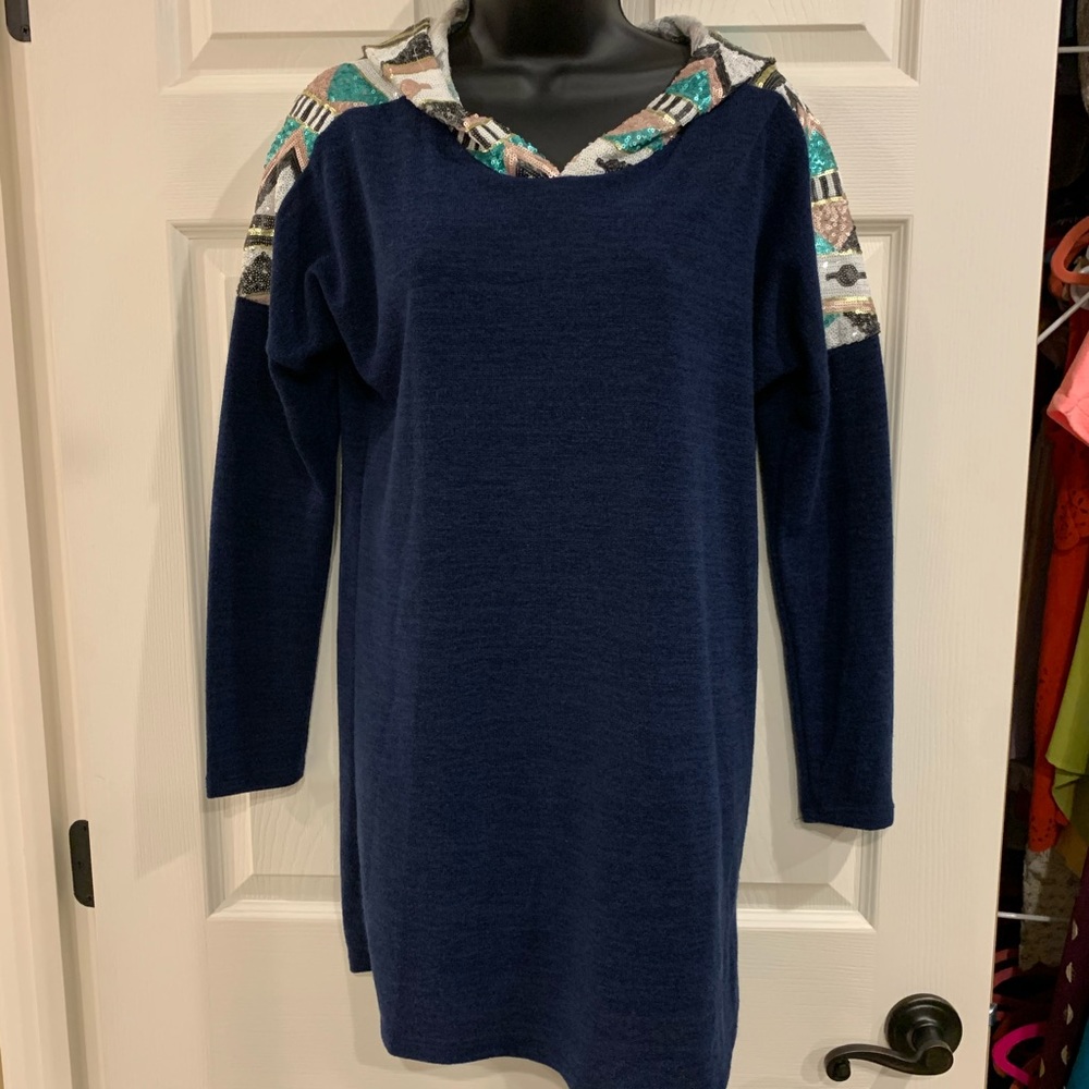 Tunic with sequins details